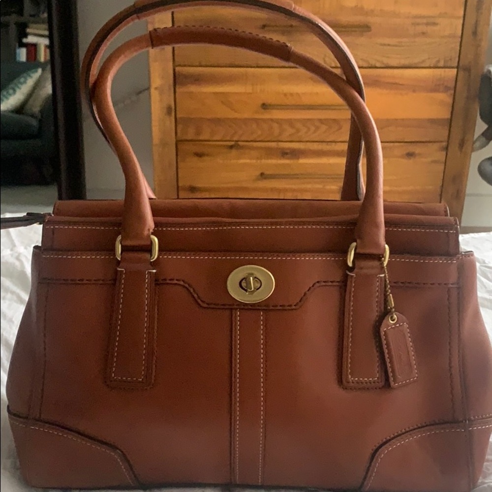 LIKE BRAND NEW  Coach bag in camel/brown